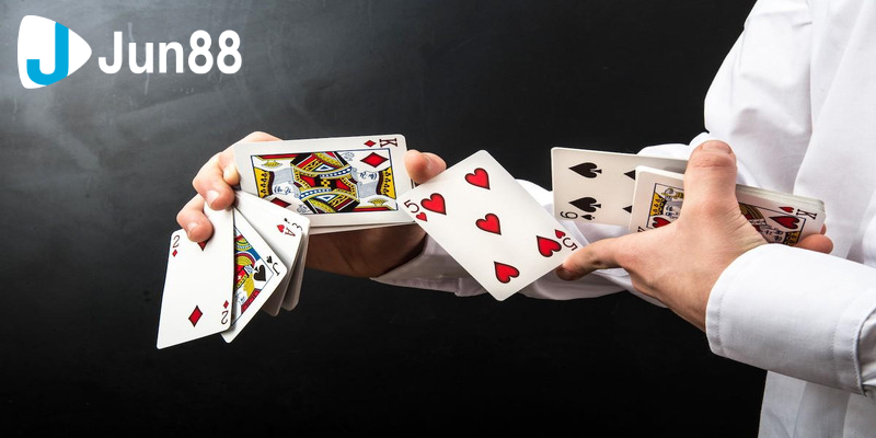 Cách xào bài gian lận Hindu Shuffle có khả năng kiểm soát vị trí các lá bài