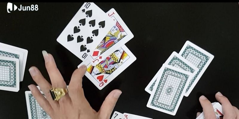 tua-game-bai-thu-hut-dong-dao-hoi-vien-chinh-chien