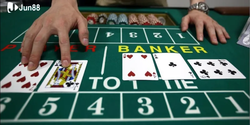 quy-trinh-chia-bai-cho-cac-thanh-vien-trong-mot-ban-game