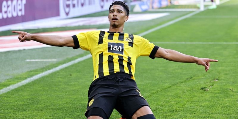 danh-gia-cau-thu-qua-tin-tuc