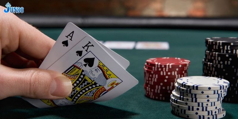 Hướng dẫn chơi game poker casino Jun88: Cách chơi giành chiến thắng lớn 2 Huong dan choi game poker casino 1